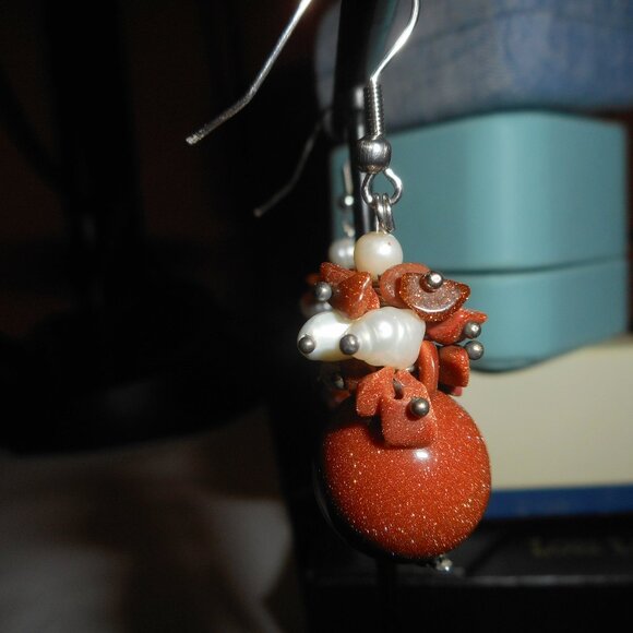 EARRINGS - 1 pair - dangle bead - fish hook ear wire - Picture 6 of 8